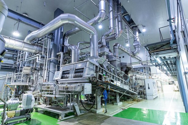 「白壁蔵」の中は最新鋭の設備でいっぱいだ